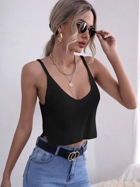 SHEIN Black Ribbed V-Neck Cropped Tank Top